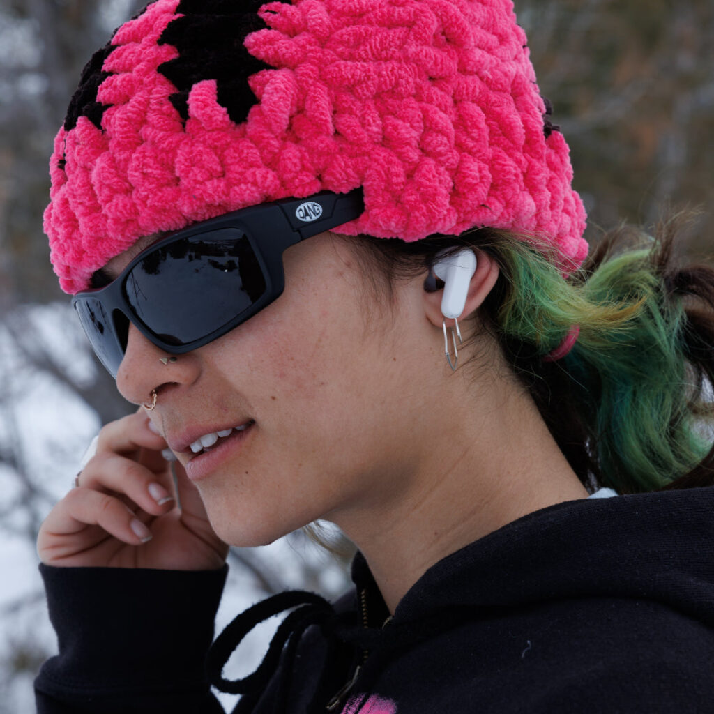 Pair your earbuds to two devices at once with Multipoint Pairing. Your connection automatically switches to the appropriate device without slowing you down.