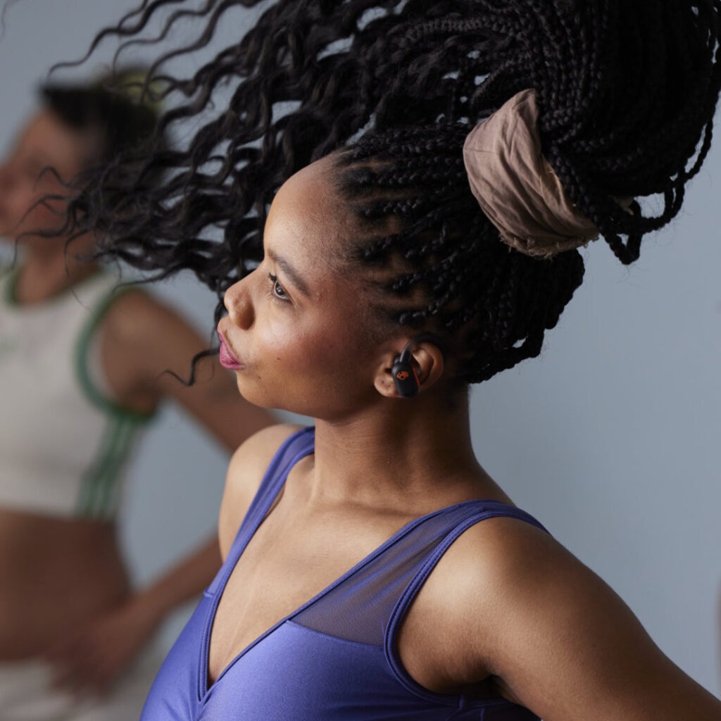 Flexible over-ear hangers keep your earbuds comfortably in place at the gym, on the trail or upside down in mid-air. No matter how intense the session gets, Push ANC Active is there to bring the beat.