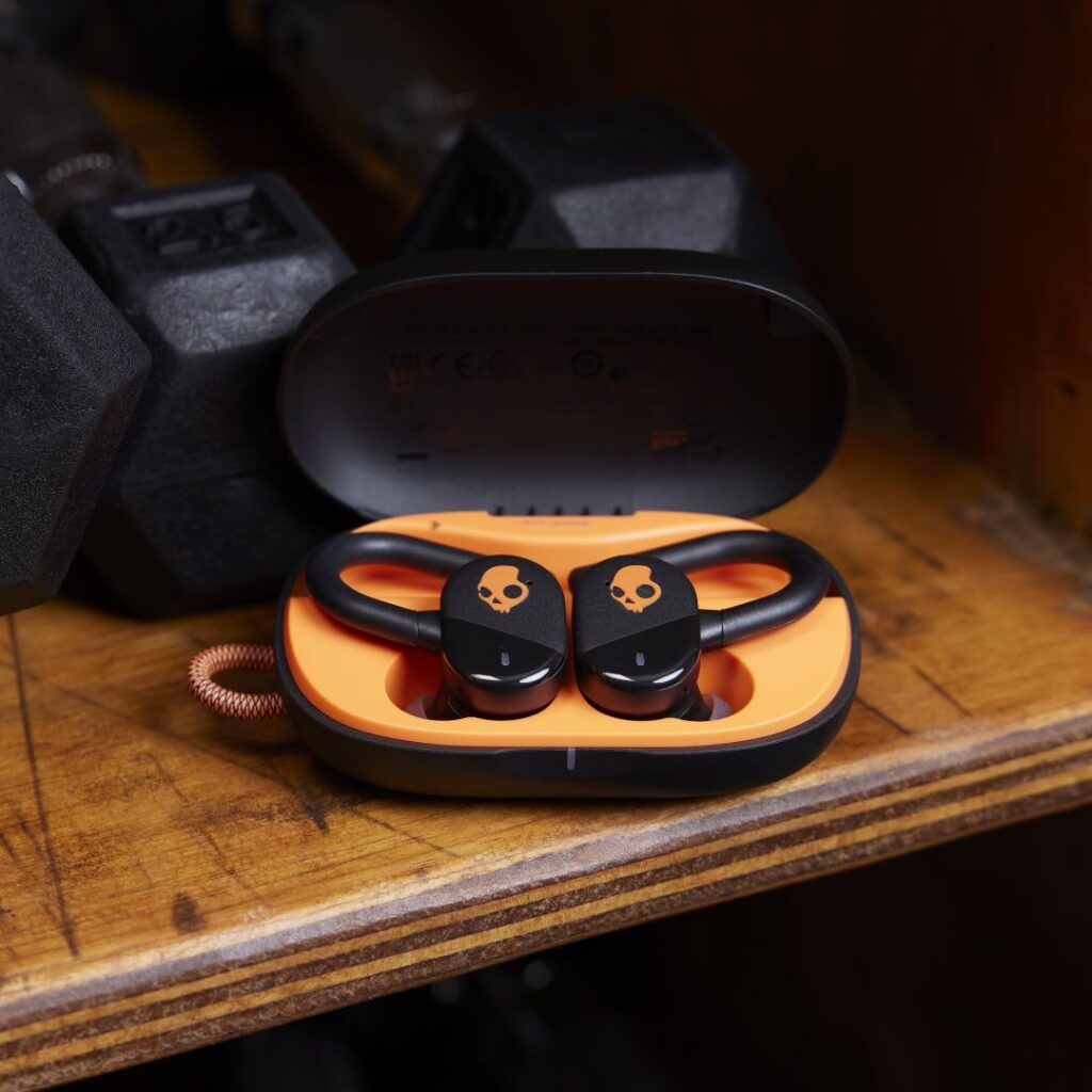 Flexible over-ear hangers keep your earbuds comfortably in place at the gym, on the trail or upside down in mid-air. No matter how intense the session gets, Push Play Active is there to bring the beat.