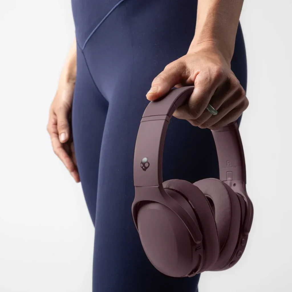 Crusher 540 Active headphones don’t flinch at rep or rain. A sweat- and water-resistant nano-coating shields your gear at the gym or outside, while breathable ear cushions and an easy-clean headband keep things fresh—workout after workout.