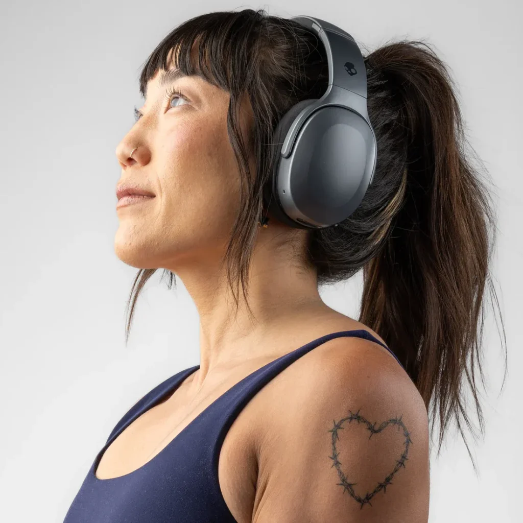 Power through your toughest training with up to 40 hours of battery life. Rapid Charge delivers 4 hours of playtime with a quick 10-minute charge, so your musical motivation never ends before your workout.
